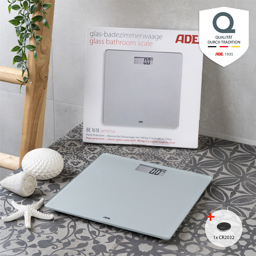 Amina Ζυγαριά Μπάνιου, λευκή