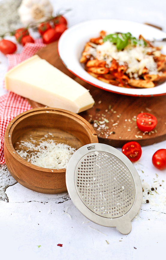 CutnServe Râpe fine, avec récipient, argentée