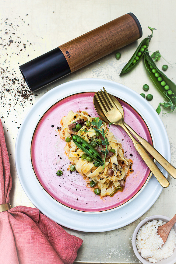 eMill.5 Mlinček za sol ali poper, črn