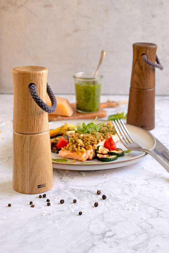 Molinillo para sal o pimienta Yaso, 17 cm, roble oscuro
