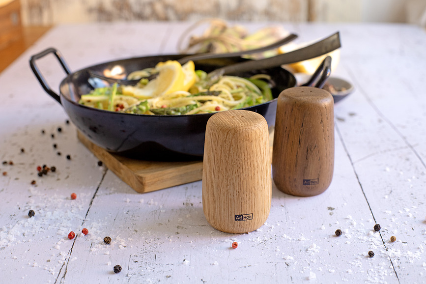 Yoko Salière ou Poivrière, bois de chêne clair