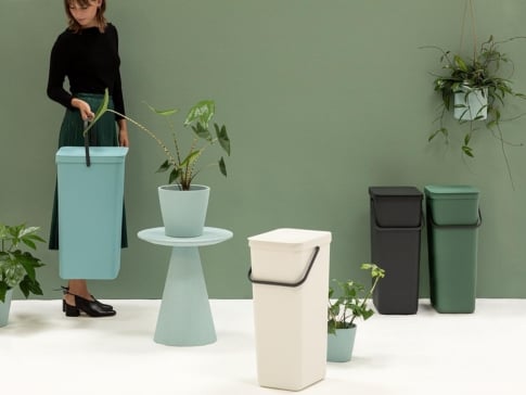 Hasta -40% en Brabantia Sort & Go. ¡Recicla con elegancia! Hasta -40% en Brabantia Sort & Go. ¡Recicla con elegancia!