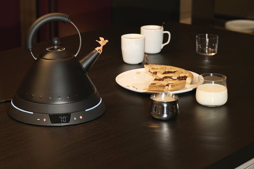 Alessi MG32 Električni grelnik vode z regulacijo temperature, 1,5 l, mat črn