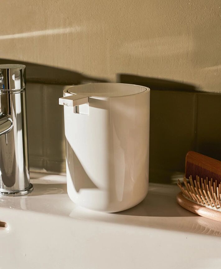 Birillo Dozirnik mila, bel