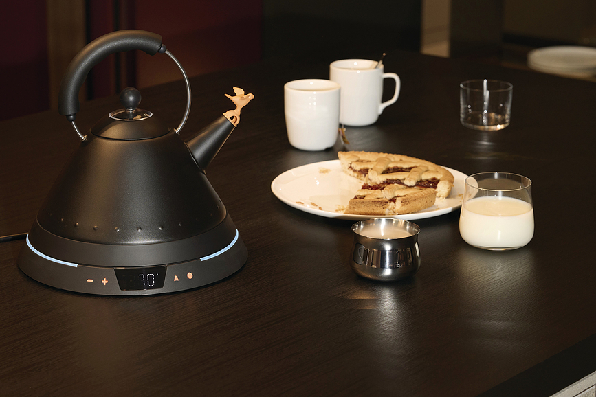 Hervidor eléctrico con control de temperatura Alessi MG32, 1,5 L, negro mate