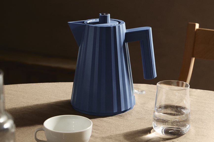 Hervidor eléctrico Plissé, 1 l, negro