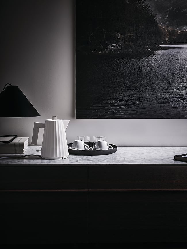 Hervidor eléctrico Plissé, 1 l, negro