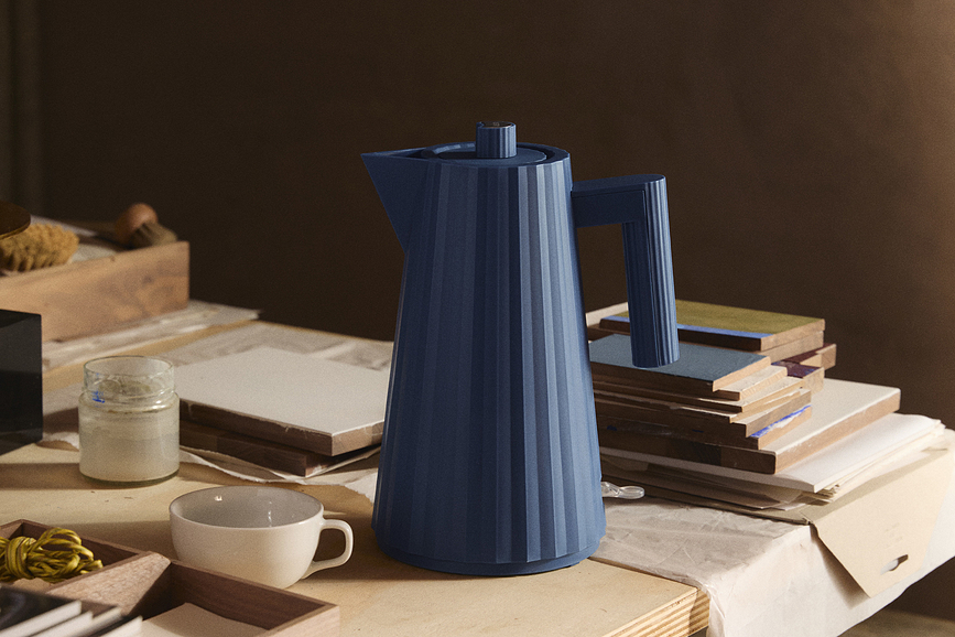 Plissé Električni grelnik vode, 1,7 l, črn