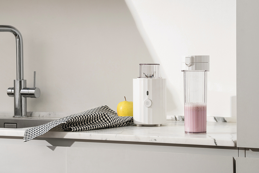 Plissé On The Go Spremnik za blender crni