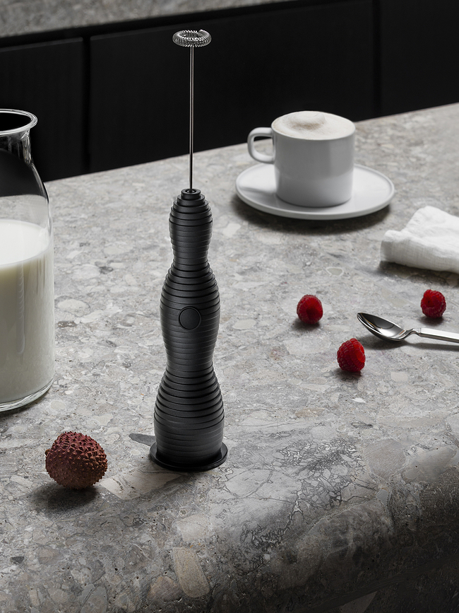 Pulcina Αφρογαλιέρα, μαύρη