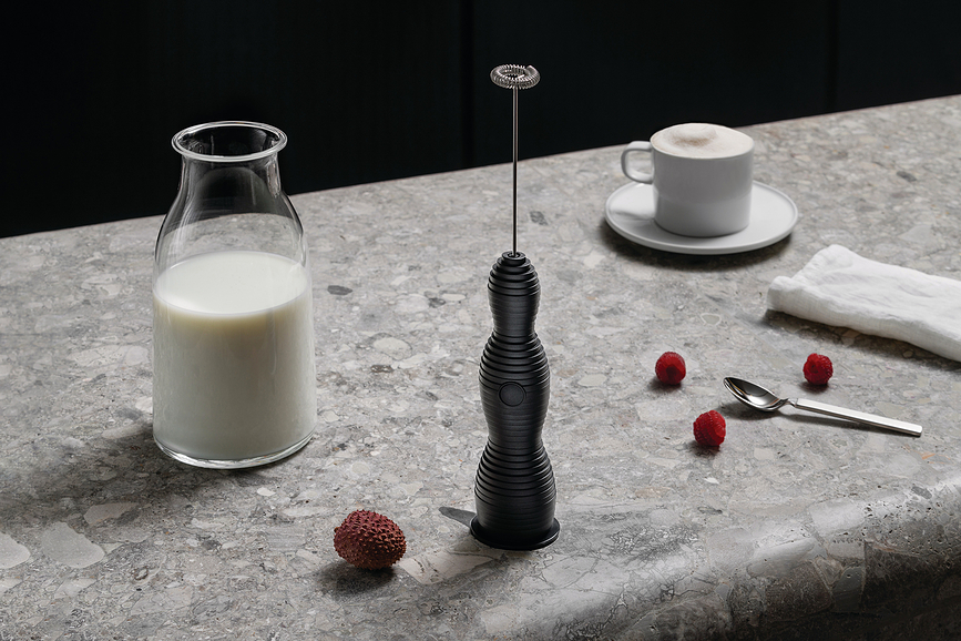 Pulcina Penilnik mleka, bel