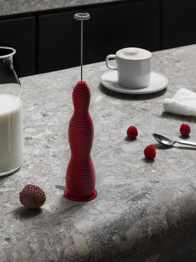 Pulcina Penilnik mleka, bel