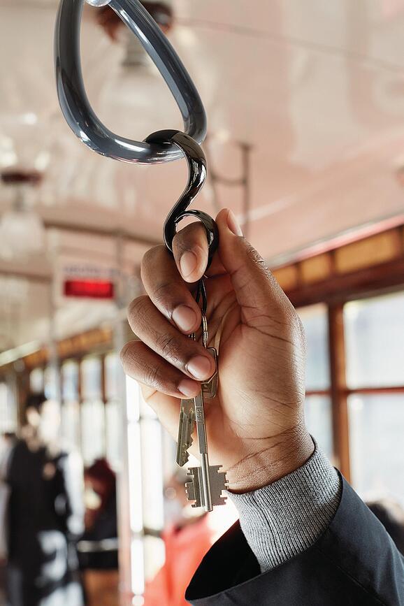 Stay Safe Obesek za ključe, črn