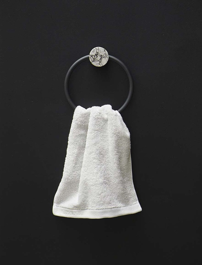 Nero Držalo za brisače, črno