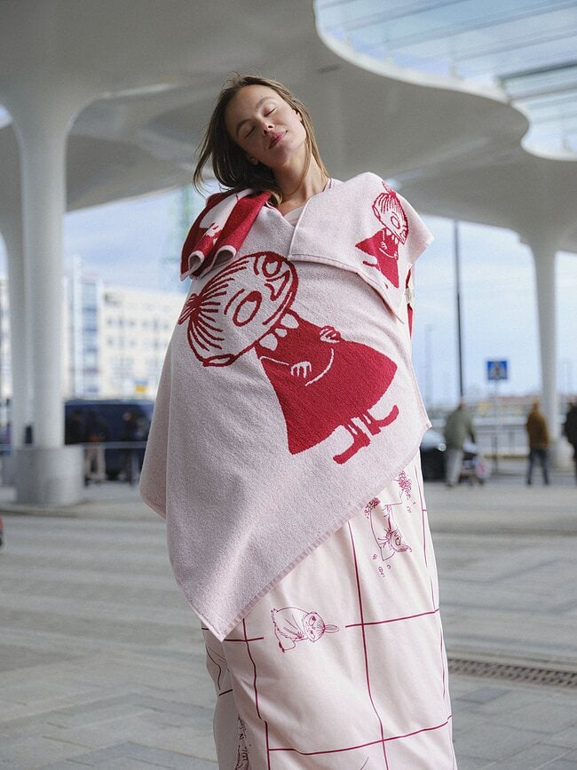 Arabia Finland Moomin Ručnik Gđica Snork 70 x 140 cm ljubičasti