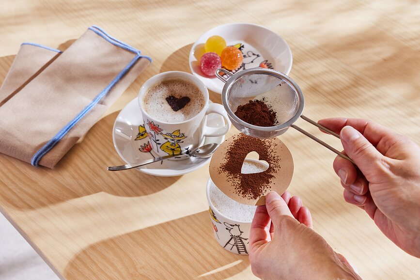 Arabia Finland Mumin Love Skodelica