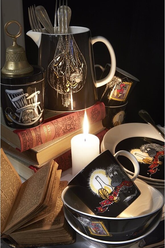 Jarra Moominhouse Moomin de Arabia Finland, con tapa cerámica