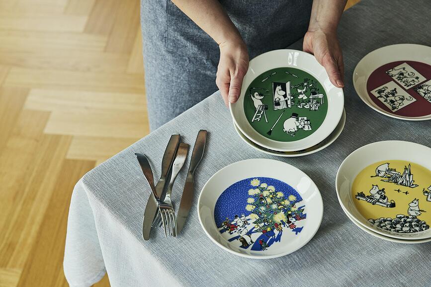 Platos Arabia Finland Muminki Drawing & Christmas, 19 cm, 2 unidades