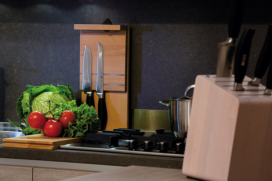 Bologna Stalak za Noževe magnetski s daskom 30 cm Set od 2 dijela