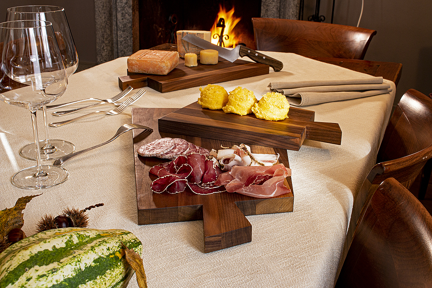 Siena Deska za rezanje z ročajem, 25 x 40 cm, orehov les