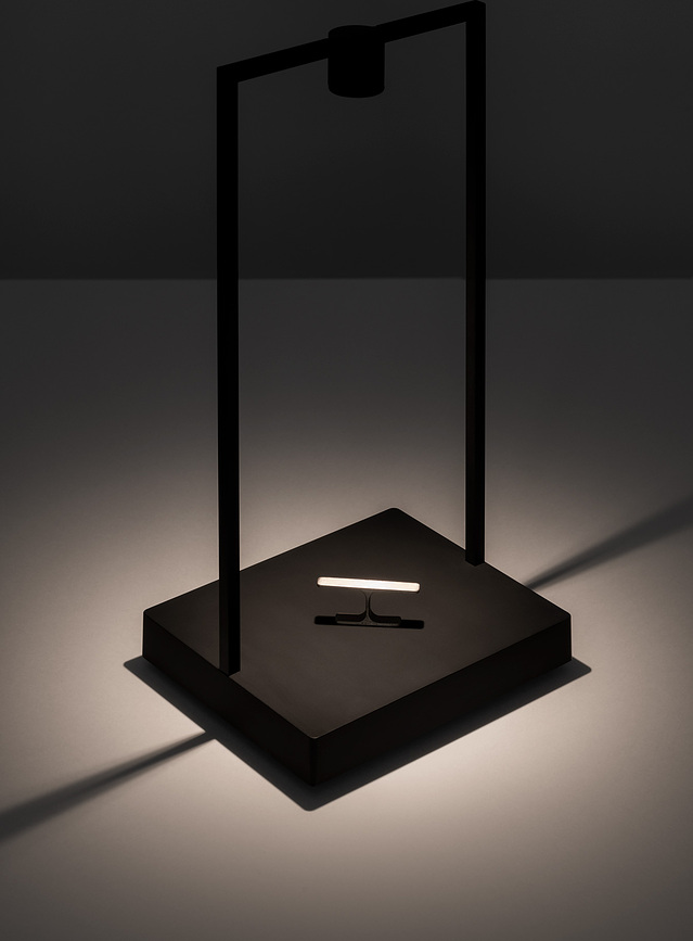 Curiosity Επιτραπέζια Λάμπα ασύρματη, με εστιασμένο φως, 45 εκ