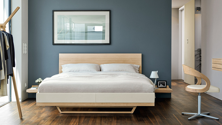 La Petite Namizna svetilka, bela