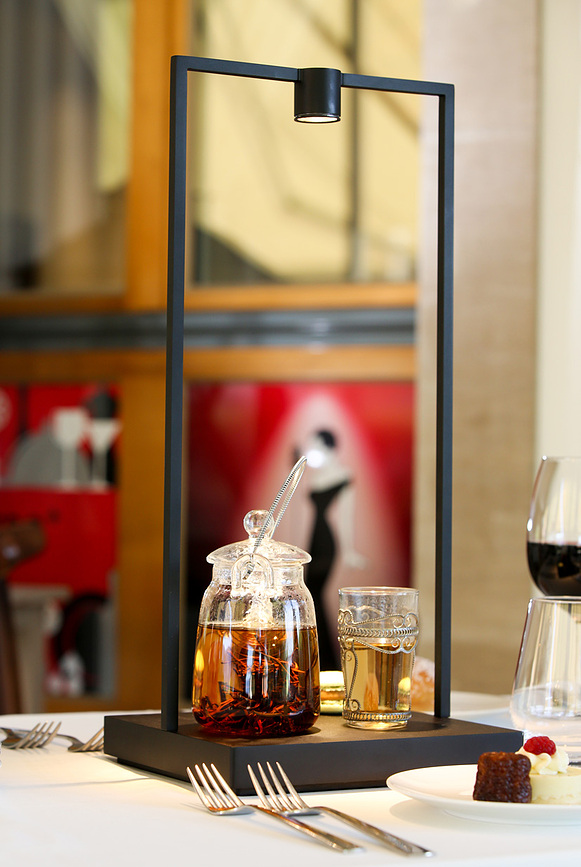 Lámpara de Mesa inalámbrica Curiosity, 45 cm, luz focalizada