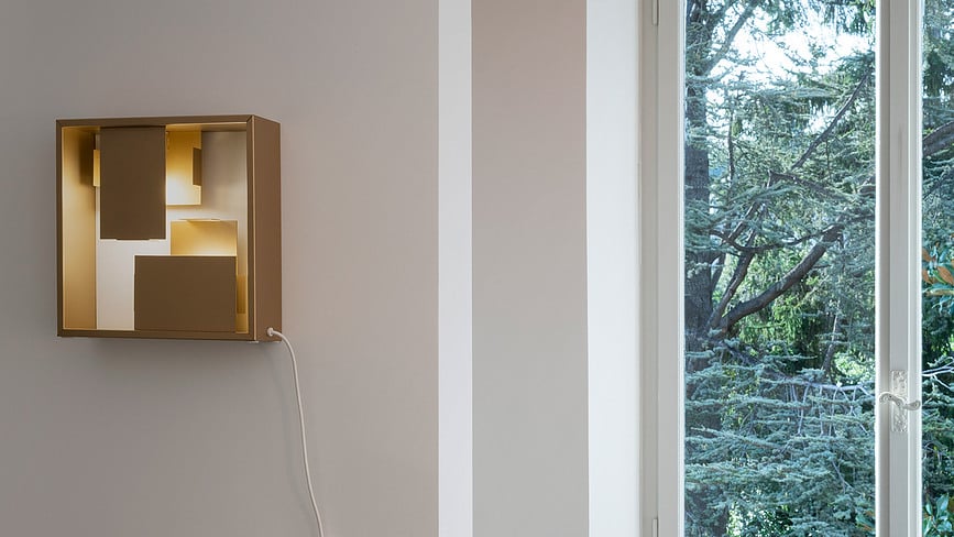 Lámpara de mesa y pared Fato, 35 cm, dorada