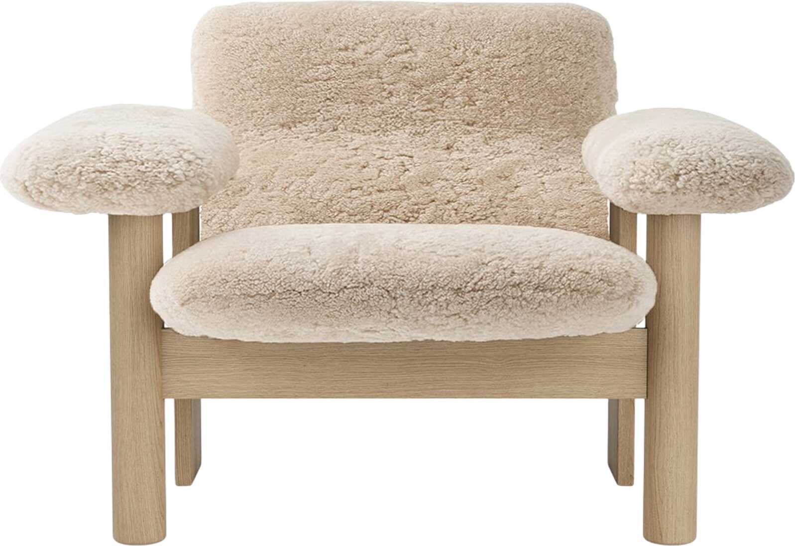Brasilia Sheepskin Sessel niedrig weiß auf Eichenbeinen