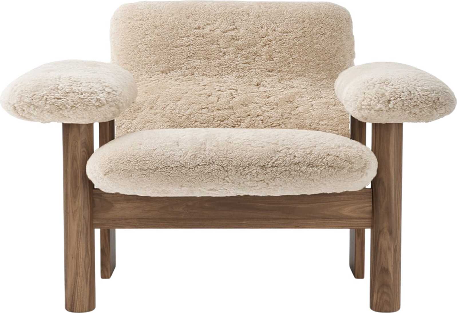 Brasilia Sheepskin Sessel niedrig weiß auf Walnussbeinen
