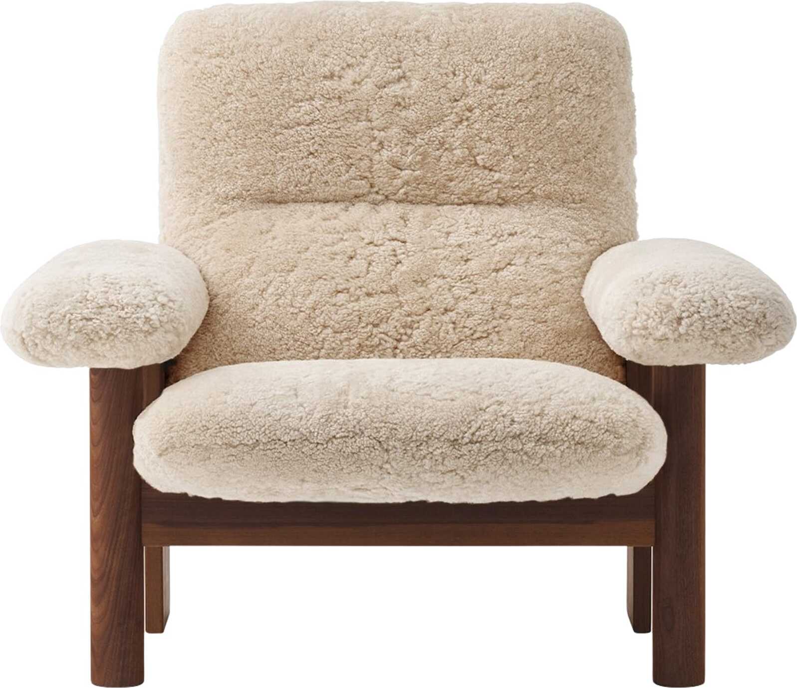 Brasilia Sheepskin Sessel weiß auf dunklen Eichenbeinen