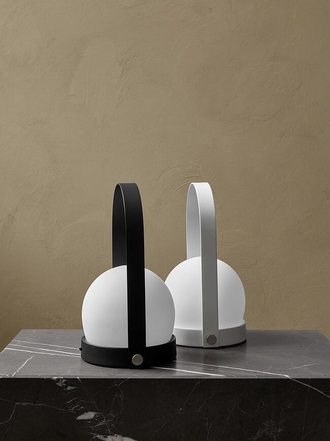 Carrie Lampe de table LED, en laiton