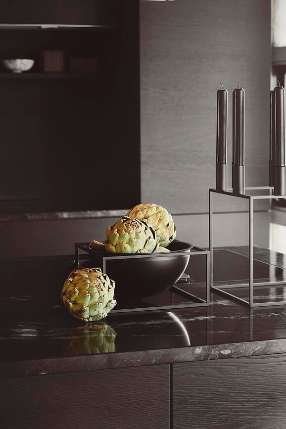 Misa Centerpiece sobre pedestal, talla L, blanca