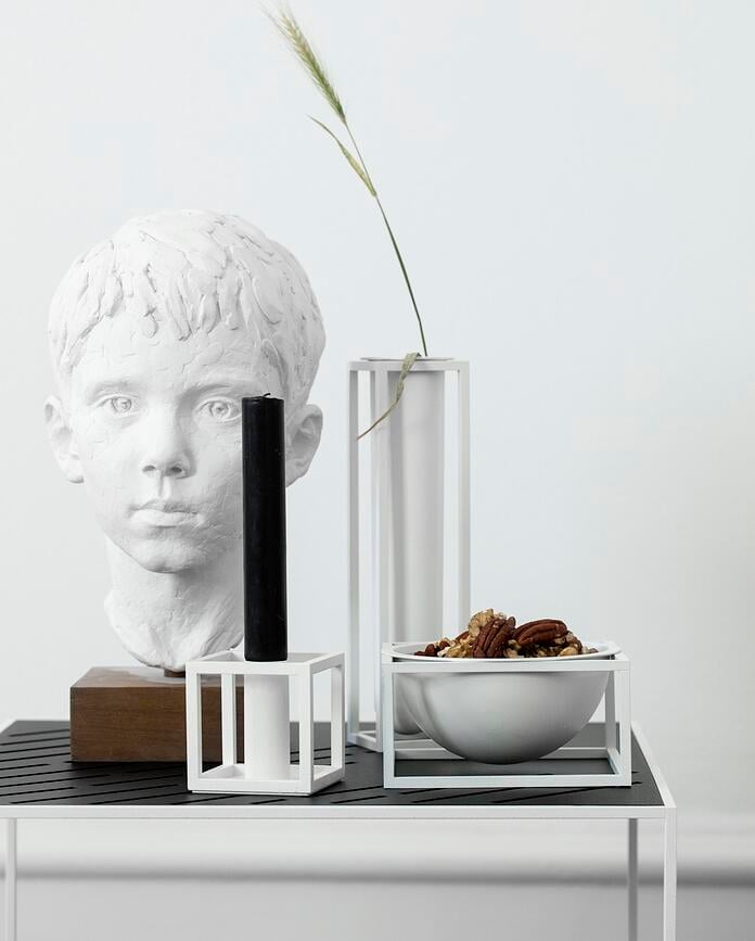 Misa Centerpiece sobre pedestal, talla L, blanca