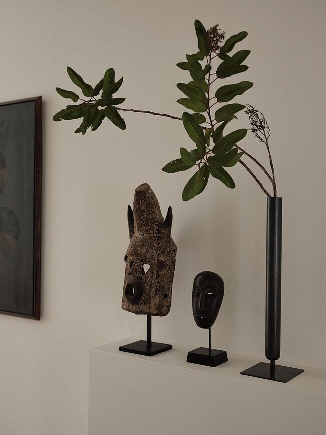 Jarrón de latón bronceado Stance, 50 cm