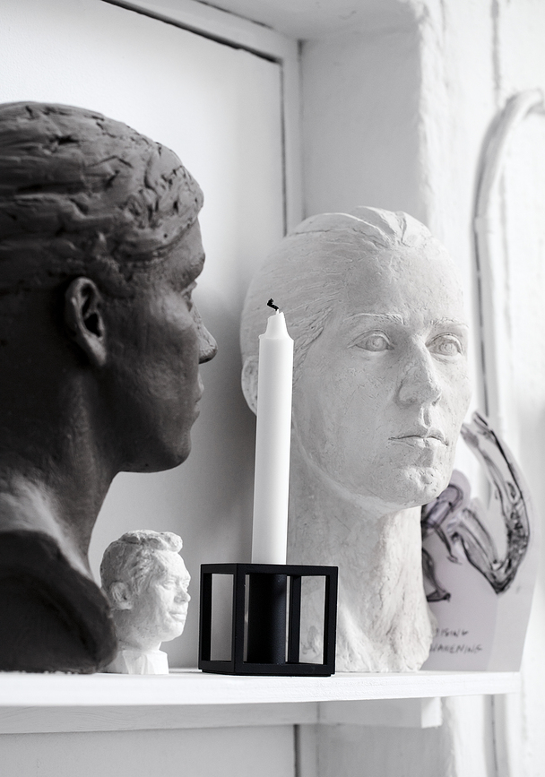 Kubus 1 Svečnik, črn