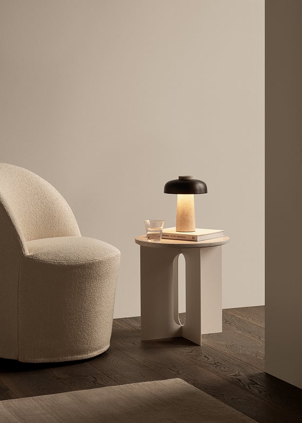 Lámpara de Mesa inalámbrica Reverse, de travertino