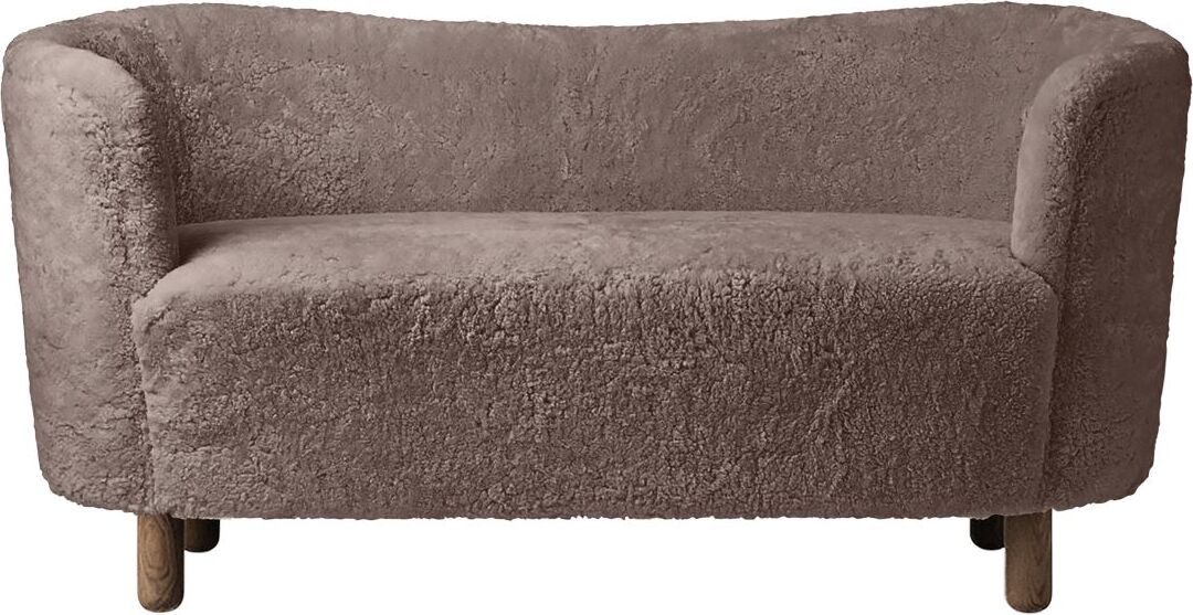 Mingle Sheepskin Sofa braun auf dunklen Eichenbeinen