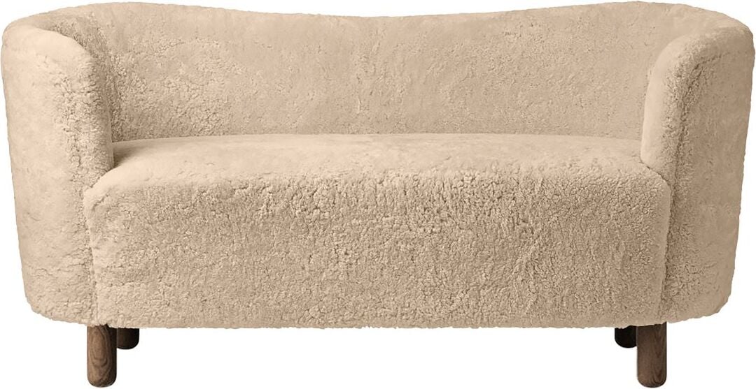 Mingle Sheepskin Sofa honigfarben auf dunklen Eichenbeinen