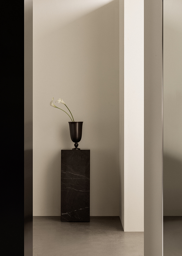 Kendzo Plinth Grey Βοηθητικό Τραπέζι, ψηλό