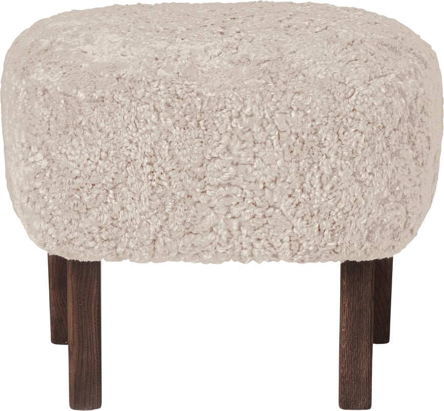Podnožka Ingeborg Sheepskin na tmavých dubových nožkách krémová