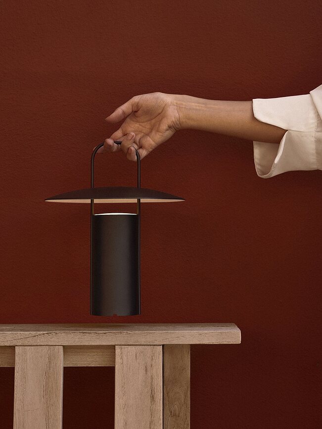 Ray Svetilka brezžična, črna