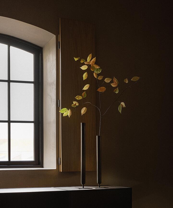 Stance Vase, 50 cm, laiton bronzé