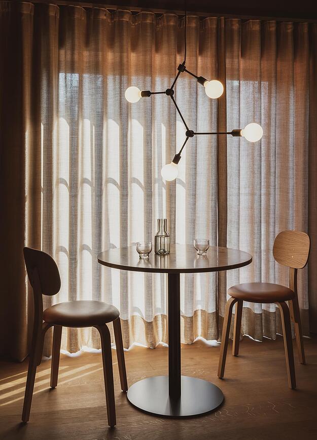 Žarnica LED Globe, 6 W, prozorna