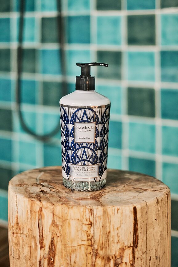 Baobab Gift Box Manhattan Darilni set, gel za prhanje in losjon za telo, 2 kosa