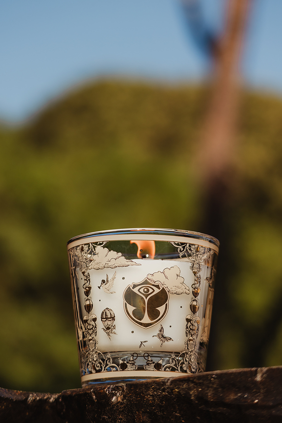 Tomorrowland 2025 Dišeča Sveča, 10 cm