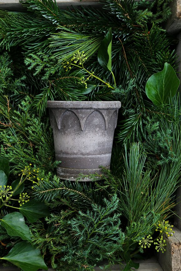 Elizabeth Tegla s podloškom 12 cm siva