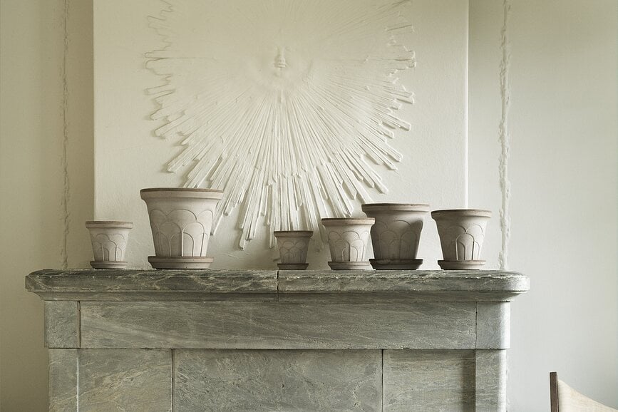 Fleur Tegla s podloškom 21 cm siva