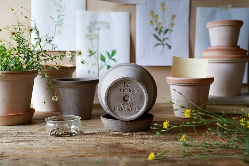 Flora Pot de Fleurs avec soucoupe, 14 cm, gris