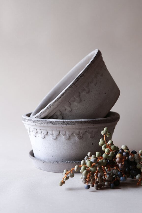 Maceta baja Københavner, 25 cm, gris, con plato